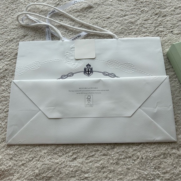 Prada Shopping Bag and Exclusive Chocolate Box - Picture 6 of 15